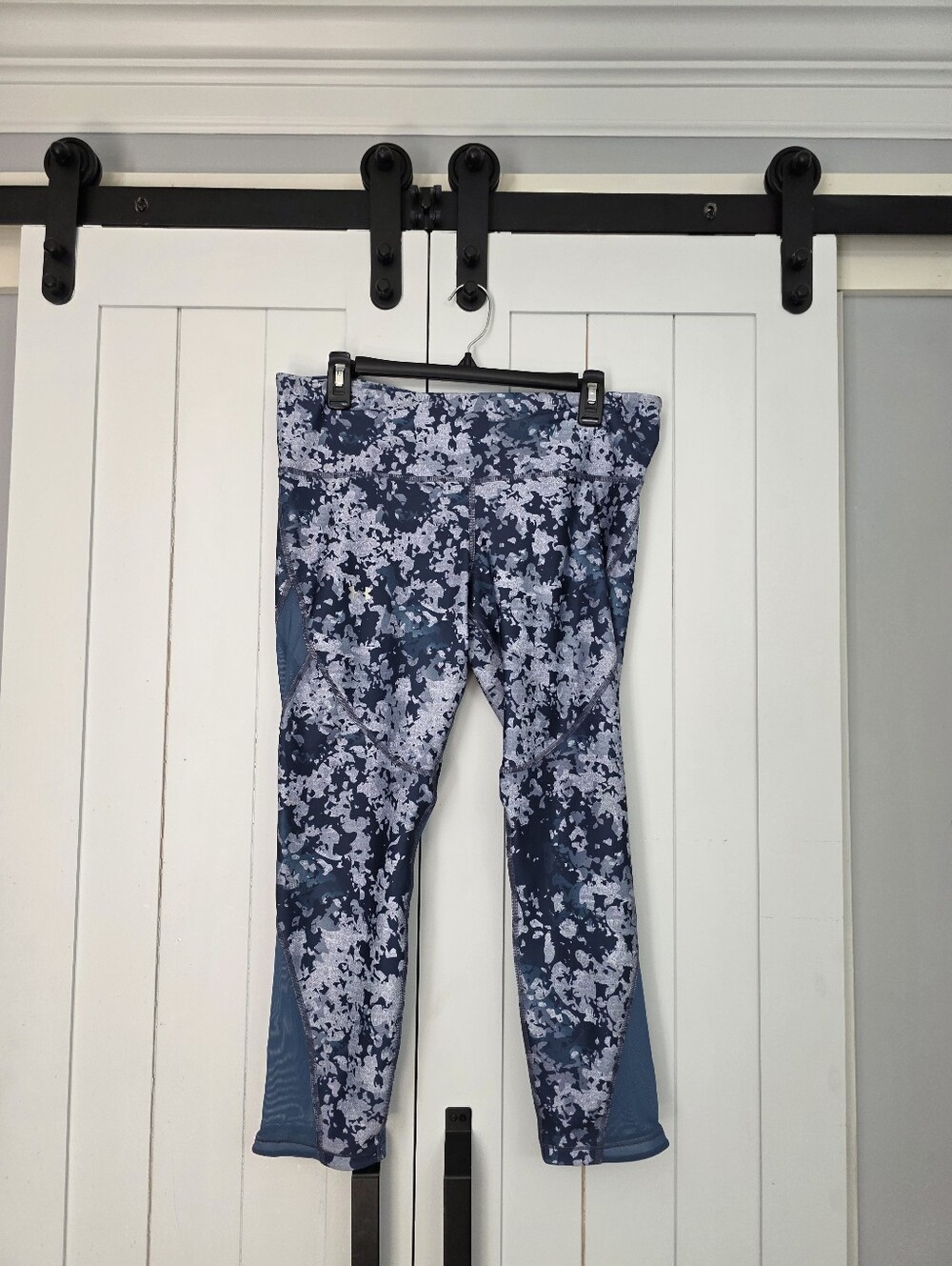 Under Armour Women's HeatGear Armour Print Capri Leggings. NEW!